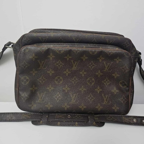 Louis Vuitton Nile Shoulder Bag Monogram - Picture 1 of 10